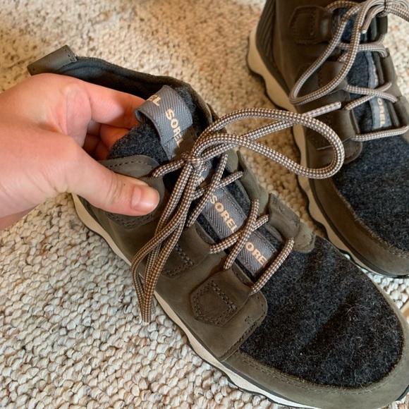 SOREL Kinetic Caribou Snow Boot in Olive/Grey - Picture 8 of 8